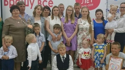 Владимир Путин присвоил многодетной маме из Волгоградской области звание «Мать-героиня»