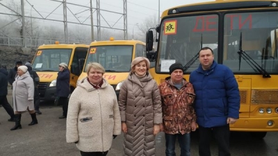 Басакинская школа получила новый школьный автобус