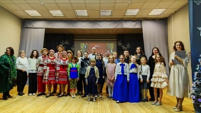Новогодний праздник объединил детские школы Волгограда и ЛНР