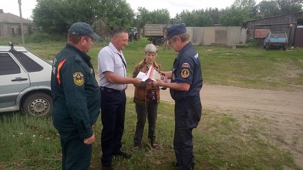 В отдаленных селах Волгоградской области проходят противопожарные акции
