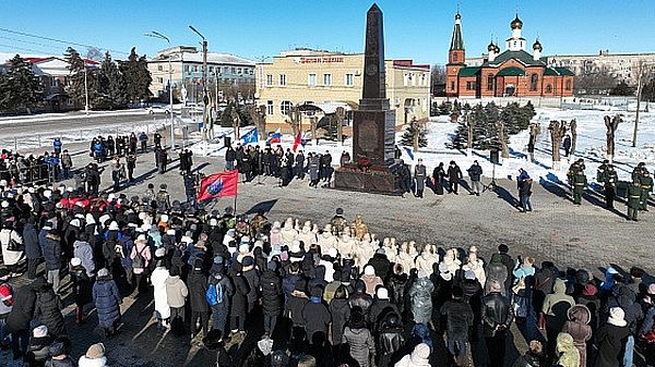 Первую памятную стелу «Рубеж Сталинградской доблести» открыли в Волгоградской области