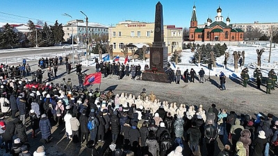 Первую памятную стелу «Рубеж Сталинградской доблести» открыли в Волгоградской области