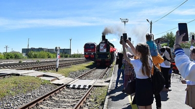 На станции «Чернышков» сегодня побывал ретро-поезд «Воинский эшелон»