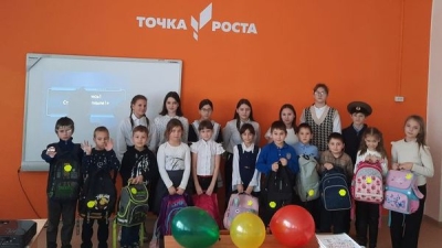 Волонтеры Красноярской школы Чернышковского района провели урок безопасности на базе Центра «Точка Роста»