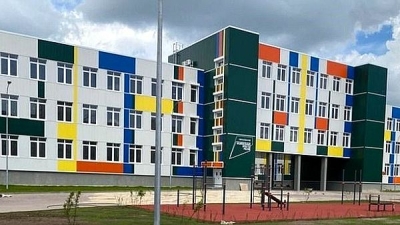 В Волгоградской области участник нацпроекта «Производительность труда» сдал в эксплуатацию новую школу на тысячу мест