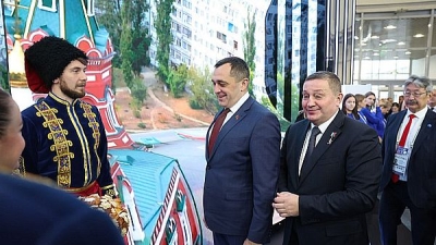 Андрей Бочаров открыл 12 декабря на выставке «Россия» День Волгоградской области