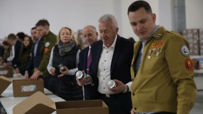 В Волгоградской области подготовили несколько тысяч новогодних посылок для бойцов СВО