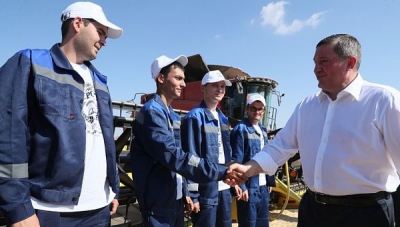 Волгоградские аграрии дали стране первый миллион тонн зерна