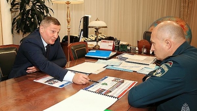 Глава МЧС России Александр Куренков и волгоградский губернатор Андрей Бочаров провели рабочую встречу