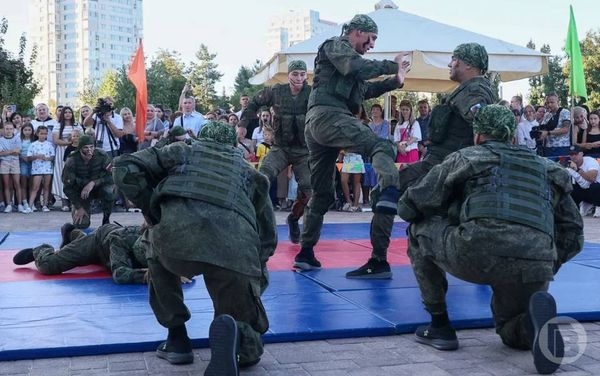 Мотострелки устроили волгоградцам настоящий День физкультурника