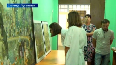Волгоградские художники передали в дар луганской библиотеке свои работы