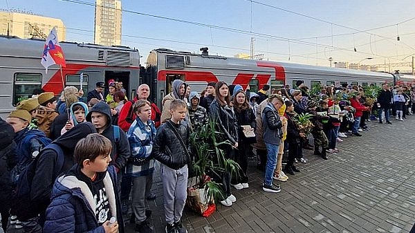 «Правнуки Победы»: в Волгоград прибыл туристический поезд